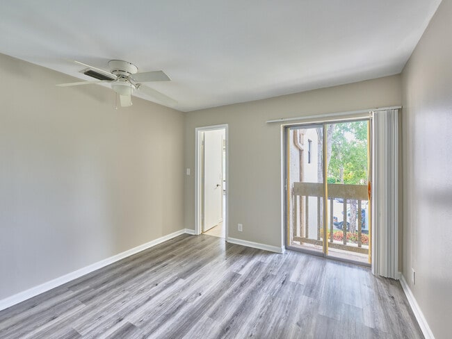 Building Photo - 6040 Glendale Dr