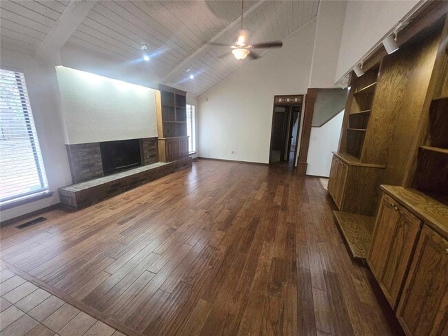 Building Photo - 1212 Kingston Ct