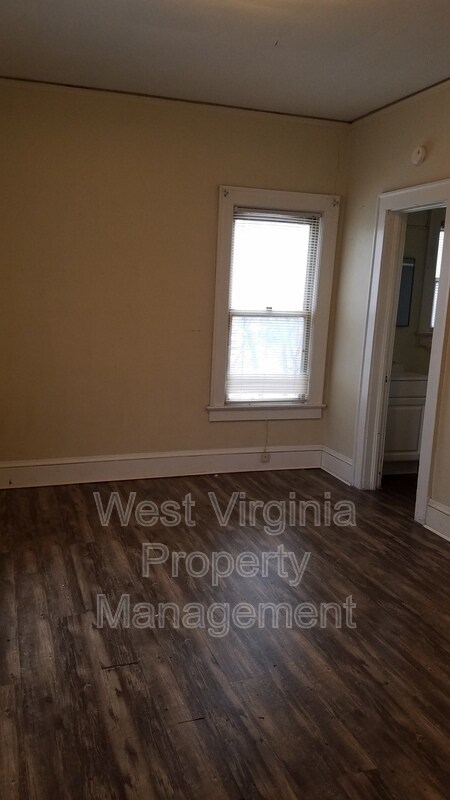 Building Photo - 415 Woodlawn Ave