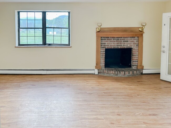 Building Photo - Renovated 1br in Country Setting (All utilities included ex. electric)