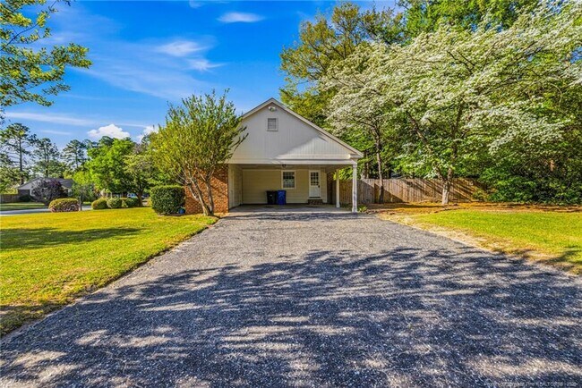 Building Photo - 325 Northview Dr