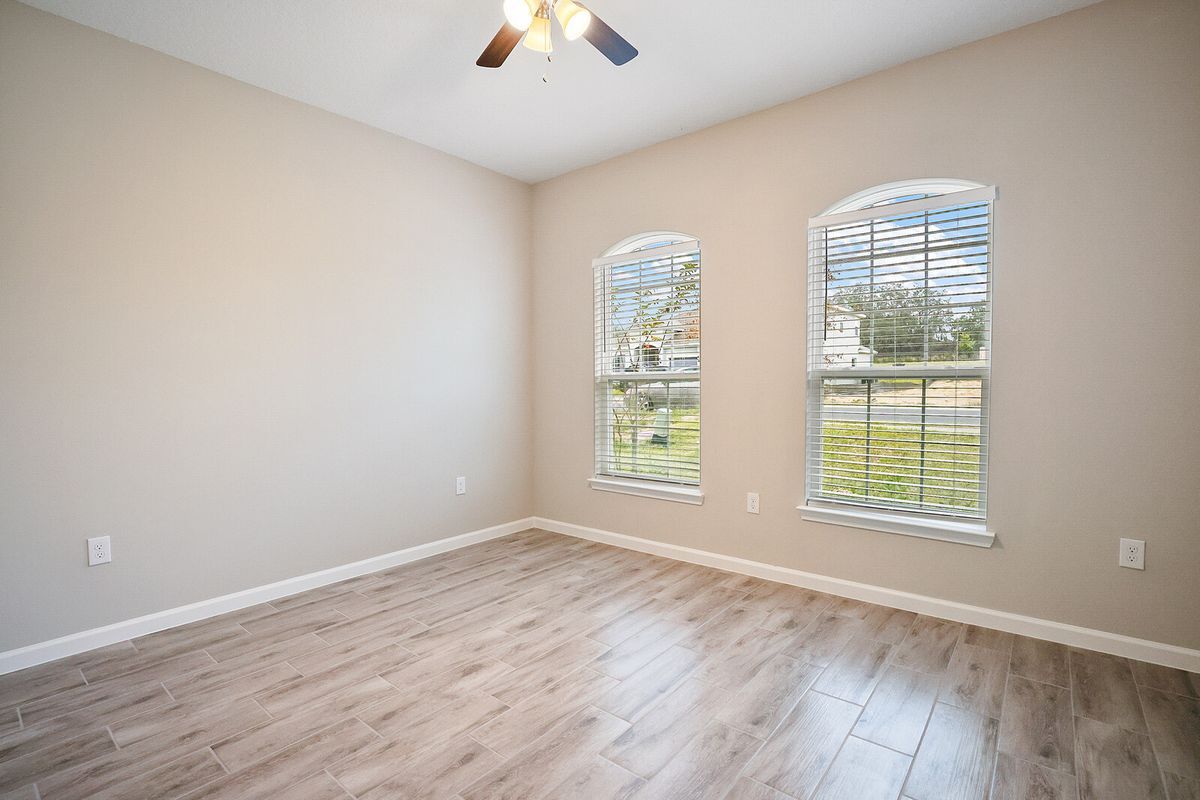 Building Photo - 615 Avila Pl
