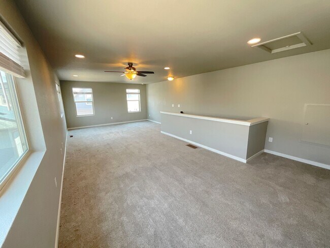 Building Photo - 3 Bedrooom Home Available Near Dublin Blvd...