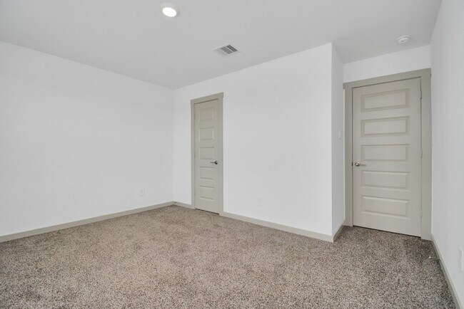 Building Photo - 4010 Elk Crk Ct