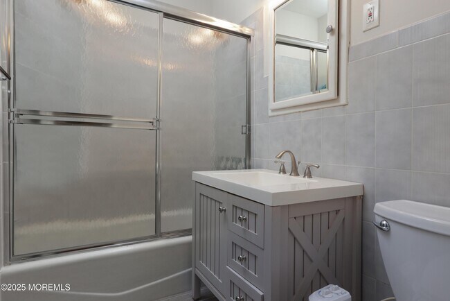 Building Photo - 675 Ocean Ave N