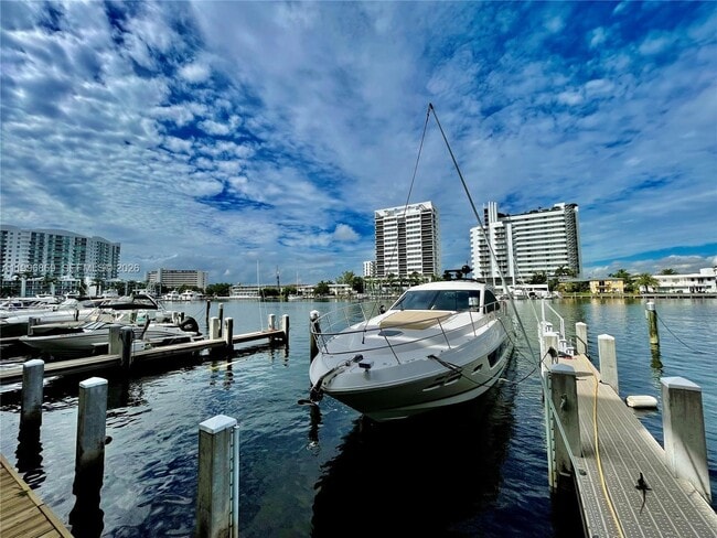 Building Photo - 7928 East Dr