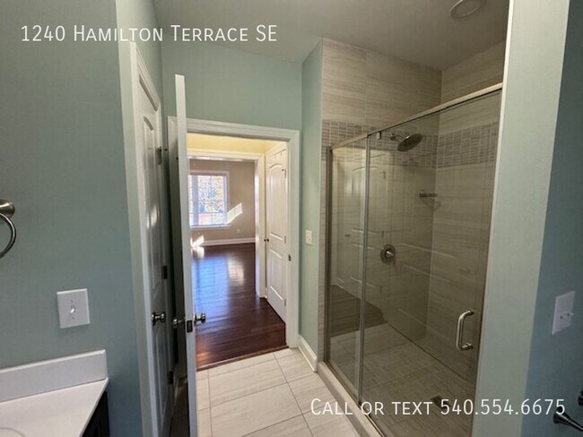 Building Photo - 1240 Hamilton Terrace SE