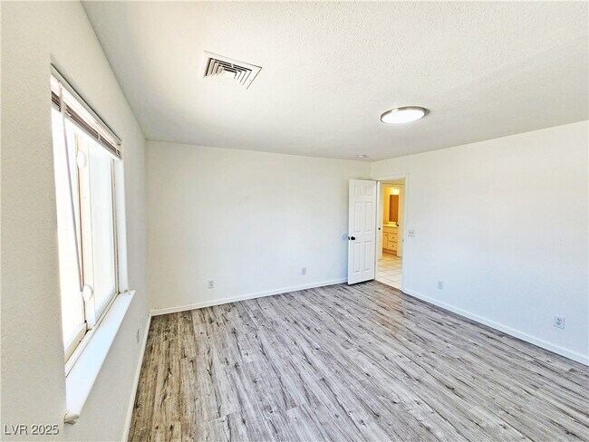 Building Photo - 1821 Pershing Ave