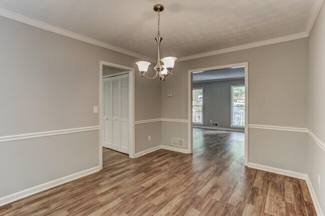 Building Photo - 155 County Cork Dr