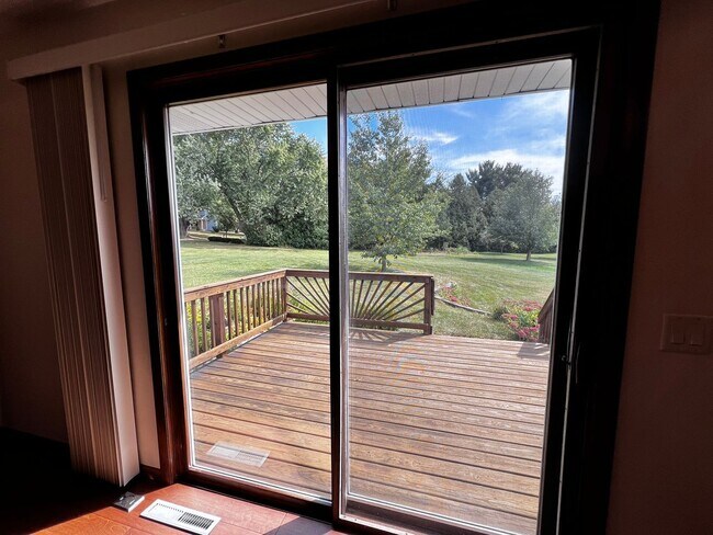 Building Photo - Spacious Home with Remodeled Open-Concept Kitchen, Water Utilities Included. VERONA Schools