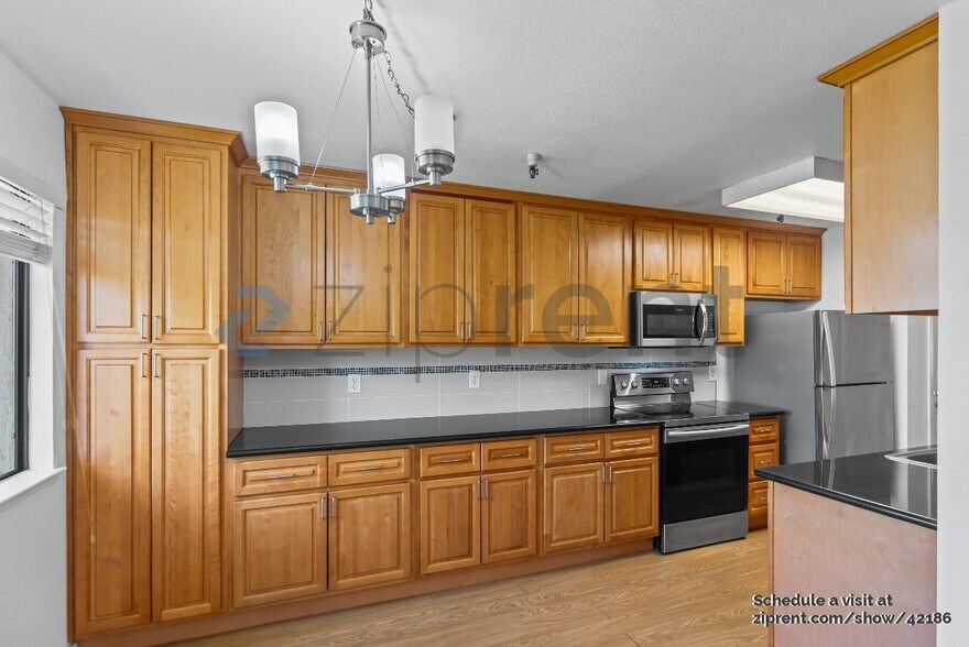 Building Photo - 400 Ortega Ave