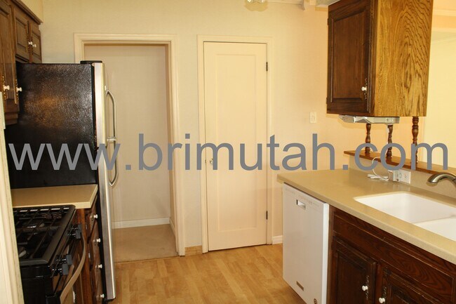 Building Photo - 4192 S Holloway Dr