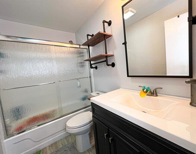 Building Photo - 8912 SW 6th St