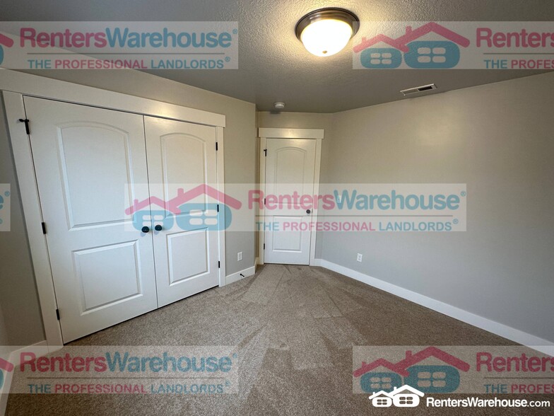 Building Photo - 1721 W Newcastle Ln