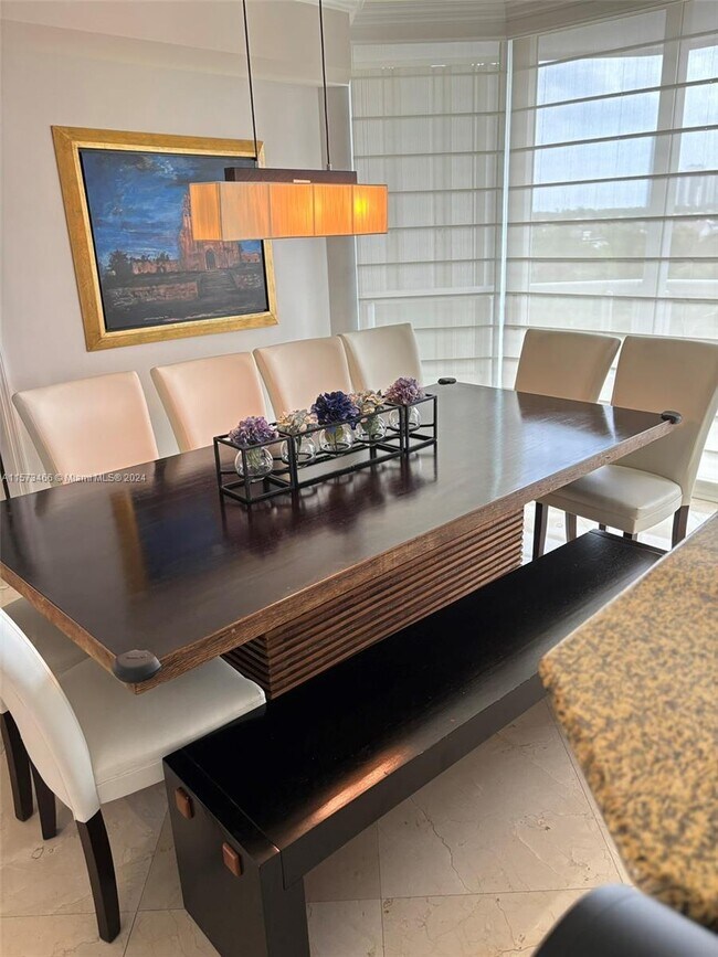 Building Photo - 21050 Point Pl