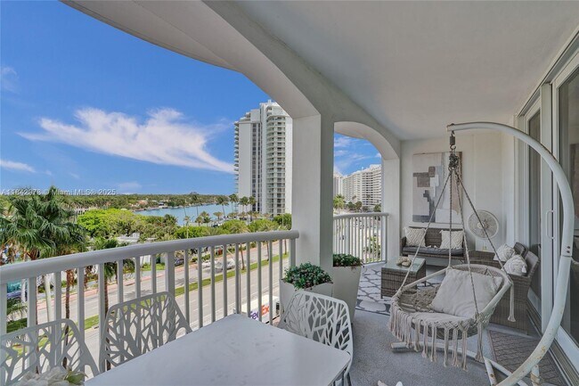 Building Photo - 5401 Collins Ave