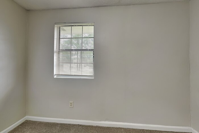Building Photo - 2093 Drake Ct