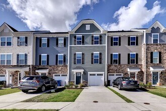 Building Photo - 105 Big Wds Dr
