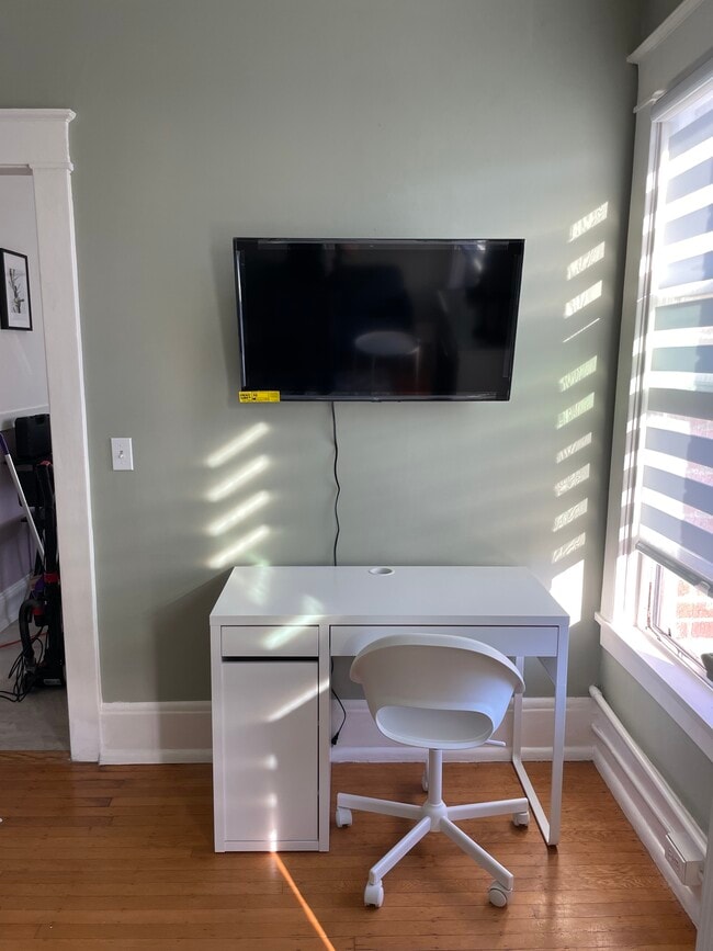 Building Photo - 1631 NW Everett St