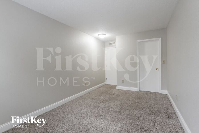 Building Photo - 4252 Village Trace Dr