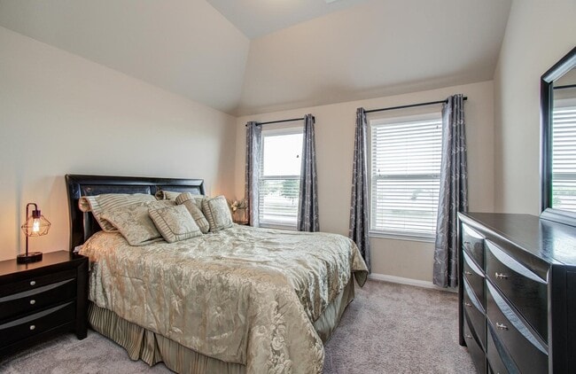 Building Photo - 7610 River Pass Dr