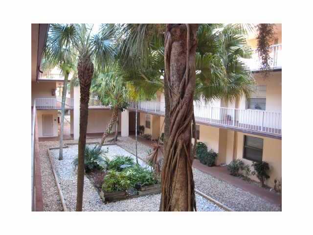 Building Photo - 430 Commodore Dr