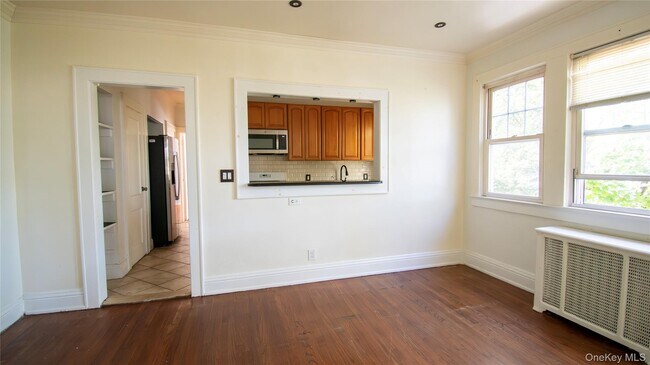 Building Photo - 840 Seaman Ave