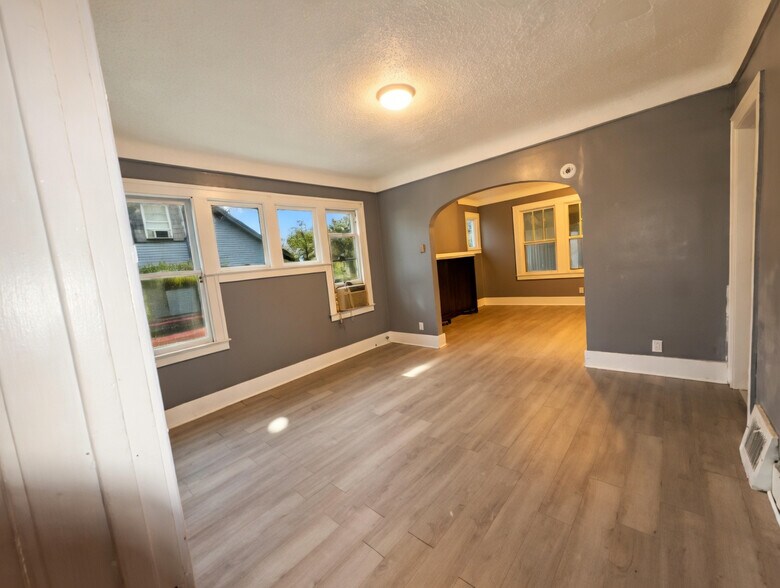 Building Photo - 4666 Lillibridge St