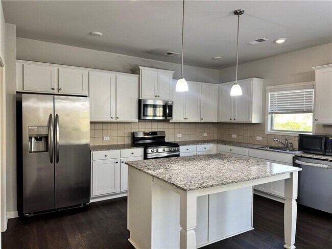 Building Photo - 71 Wayside Terrace