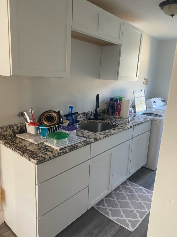 Building Photo - 144 Canterbury St