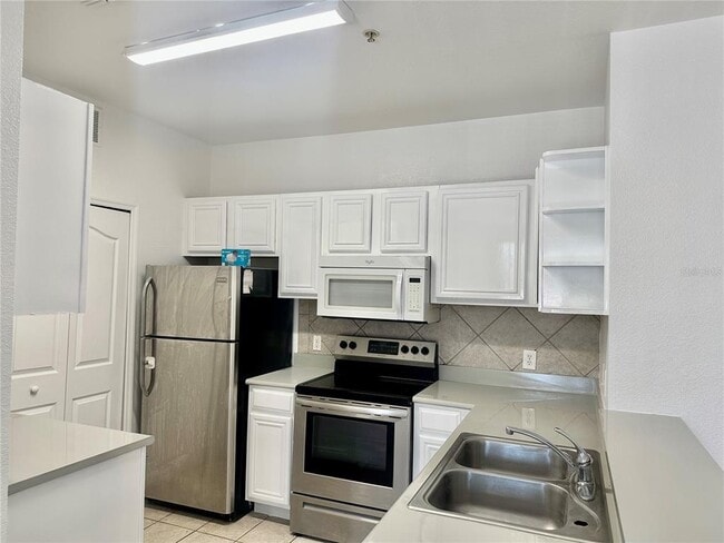 Building Photo - 6153 Metrowest Blvd