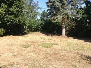 Building Photo - Winter Special-$500-1st Months Rent-Beautiful Three Bedroom Home