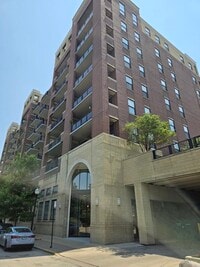 Building Photo - 811 W 15th Pl