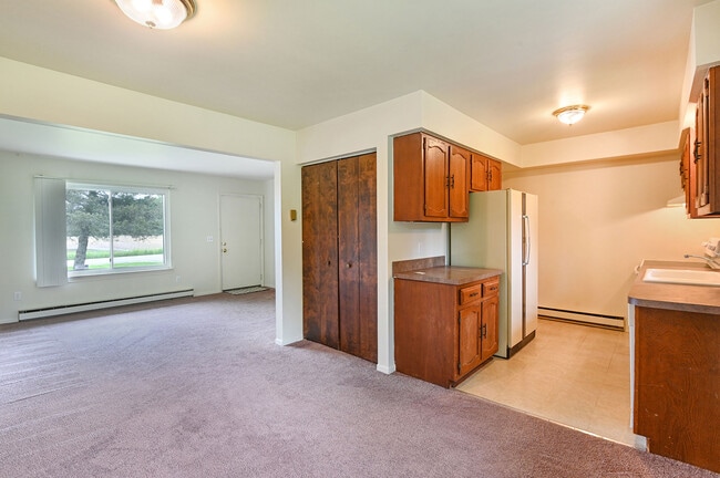 Building Photo - 2336 Peppermill Rd