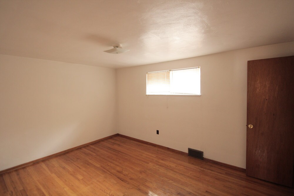 Building Photo - 421 Franklin Ave