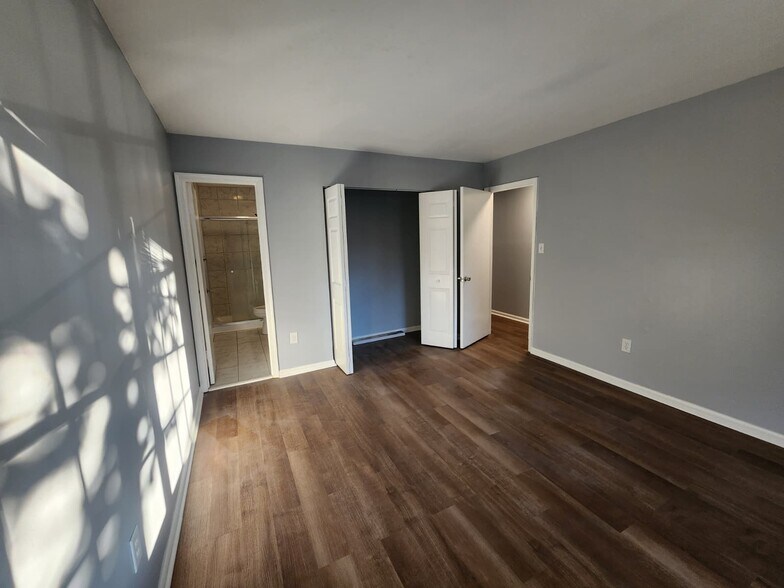 Building Photo - 4703 Rookewood Plz