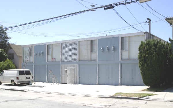 Building Photo - 1625 Loma Ave