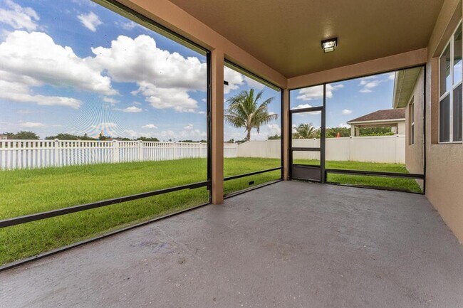 Building Photo - 12845 Sawgrass Pine Cir