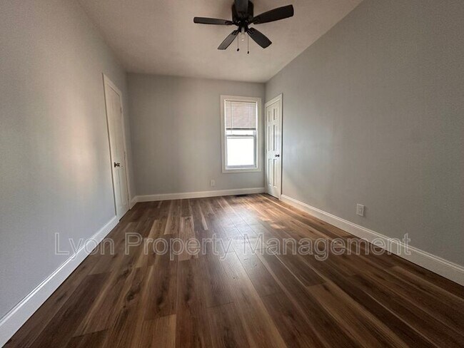 Building Photo - 412 Elm St
