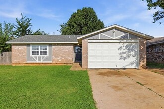 Building Photo - 905 Craig Dr