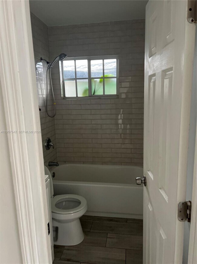 Building Photo - 2535 NW 9th St