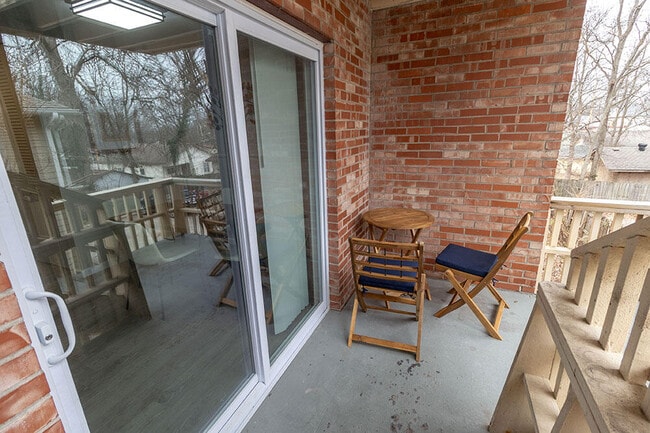 Building Photo - 801 N Ann St