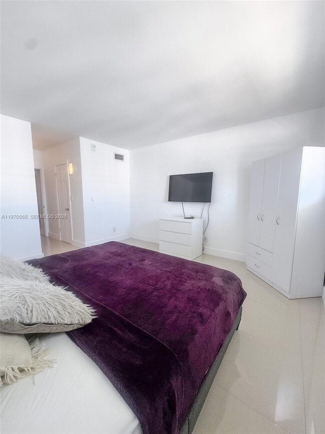 Building Photo - 19390 Collins Ave