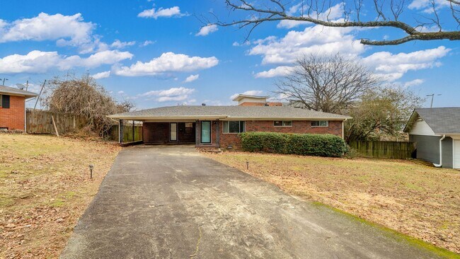 Building Photo - 11 Berrywood Cir