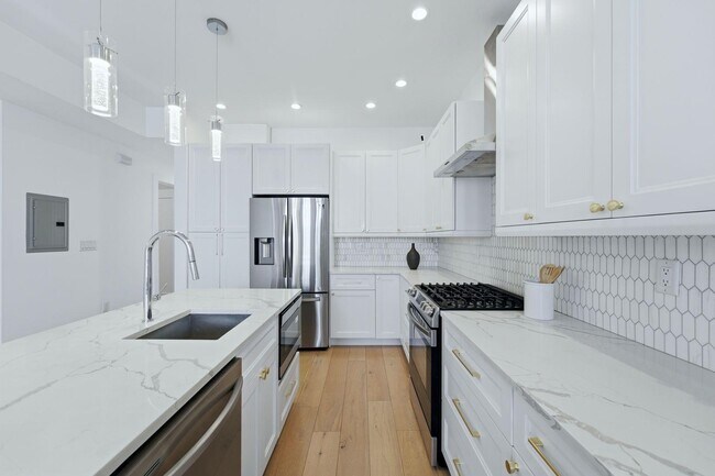 Building Photo - 2602 Palisade Ave