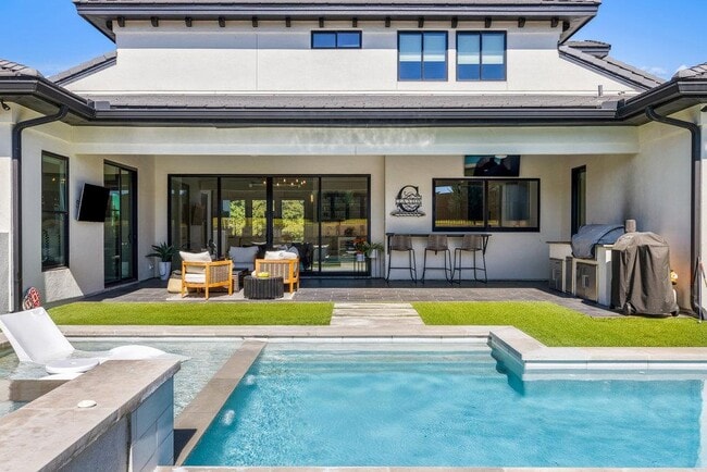 Building Photo - 223 Golden Bear Dr