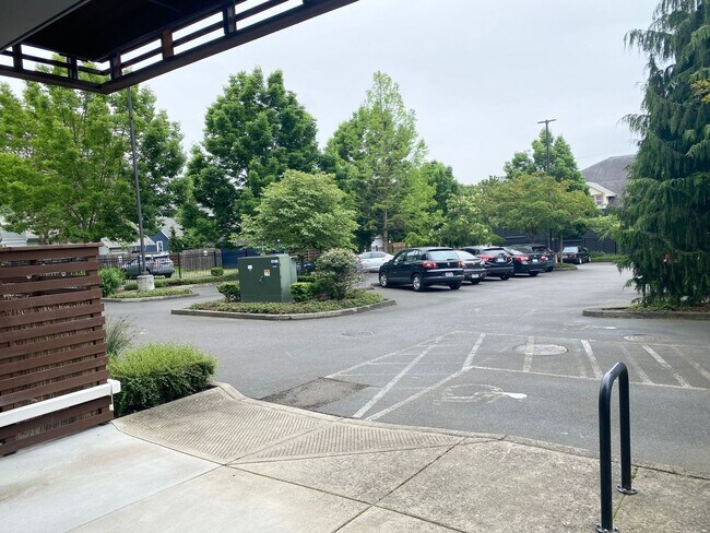 Building Photo - 2 Bedroom Lofts in Overlook! Water, Sewer and Garbage Included!!!