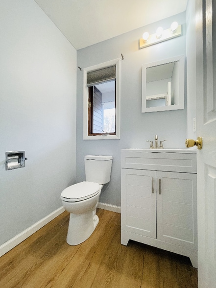 Building Photo - 14 Southbury Rd