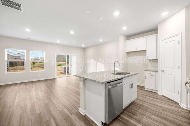 Building Photo - 5253 Brailey Cir