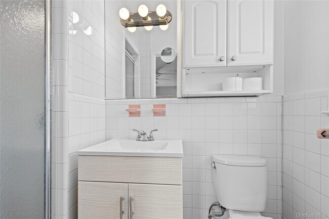 Building Photo - 538 W Hudson St